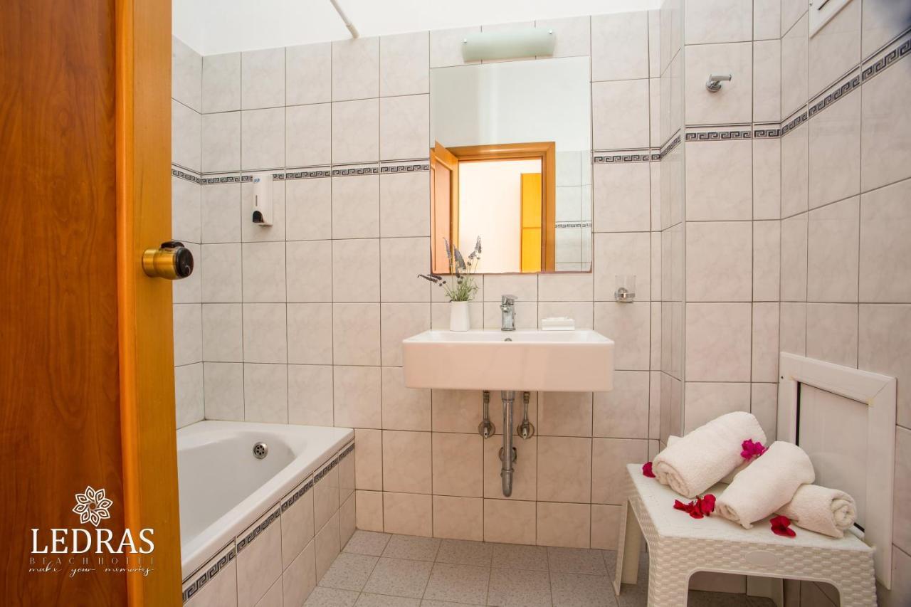 Hotel Ledras Gennadi Luaran gambar