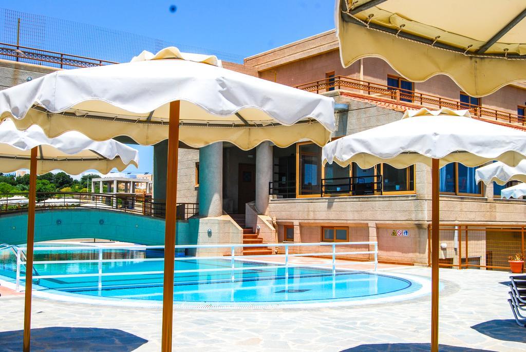 Hotel Ledras Gennadi Bilik gambar