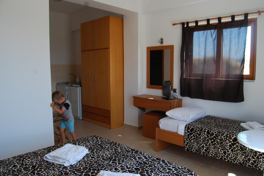 Hotel Ledras Gennadi Luaran gambar